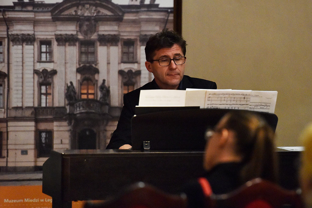 Uczniowie klas instrumentów strunowych wystąpili w muzeum