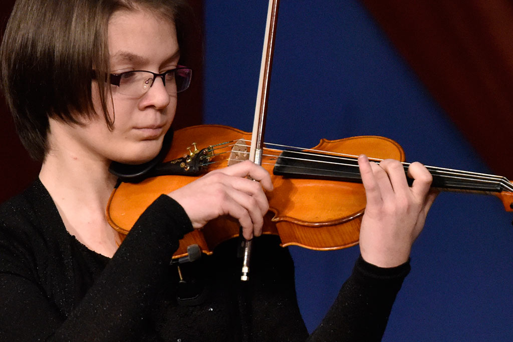 Uczniowie klas instrumentów strunowych wystąpili w muzeum