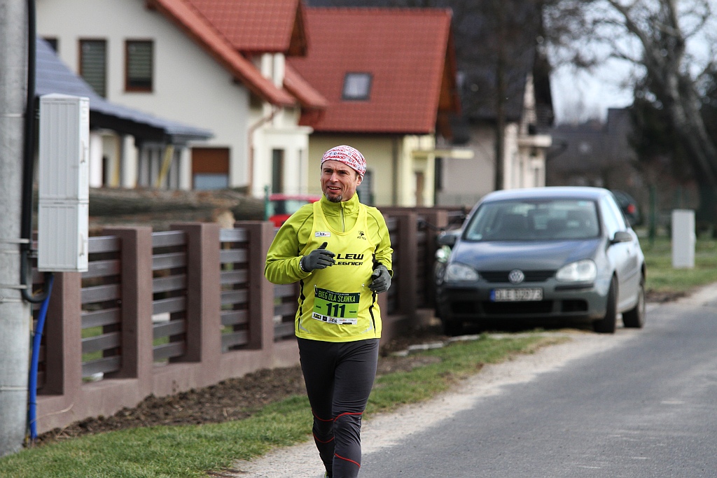 Prawie stu biegaczy stanęło na starcie biegu charytatywnego