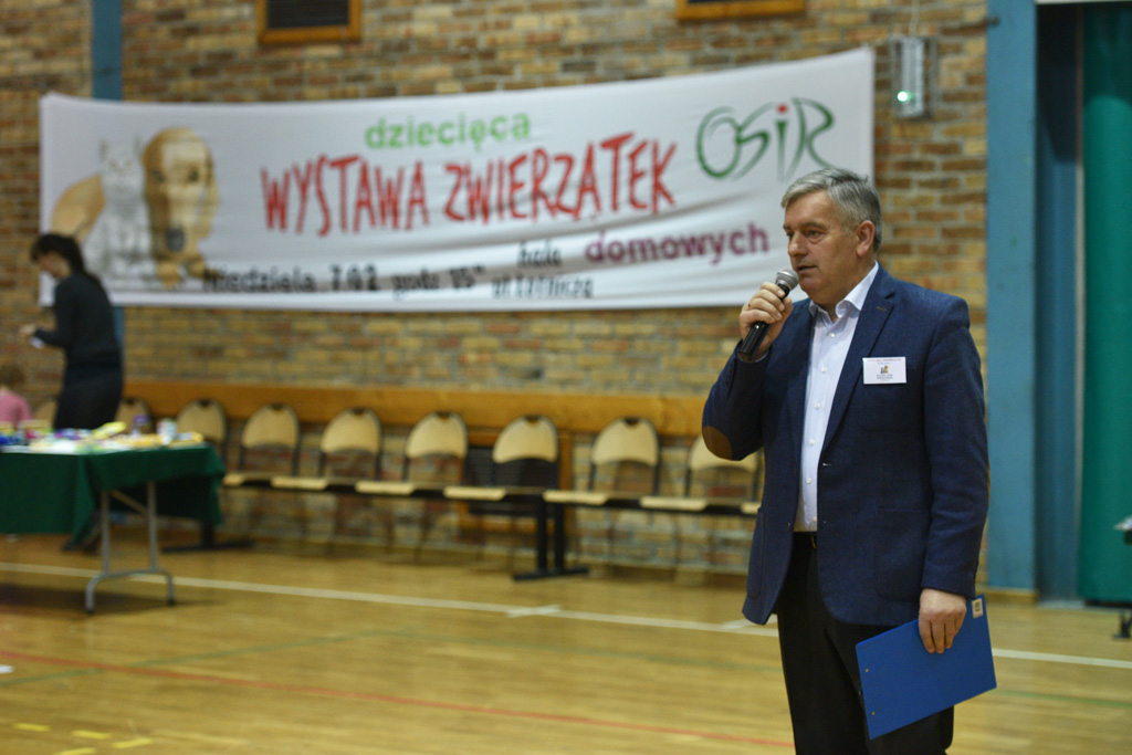 W hali przy ulicy Lotniczej dzieci prezentowały swoje zwierzaki
