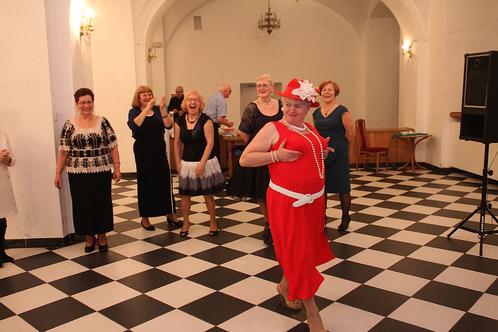 Legnickie Centrum Seniora zorganizowało  „Zapustny wtorek”
