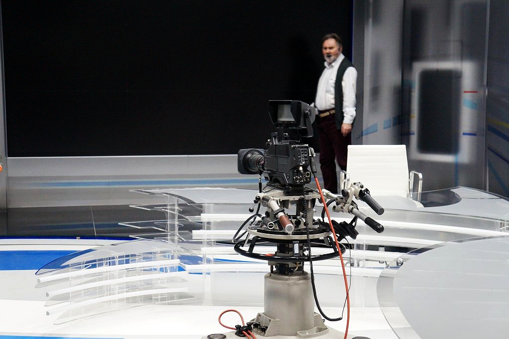 Półkoloniści z Kunic zwiedzili wrocławską siedzibę telewizji