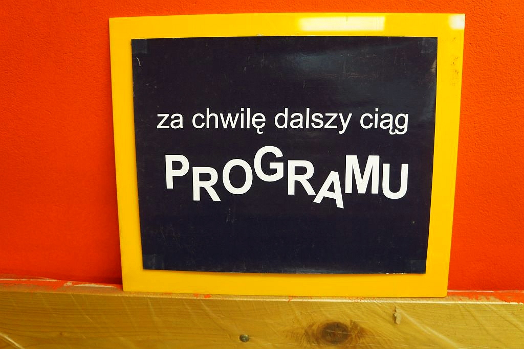 Półkoloniści z Kunic zwiedzili wrocławską siedzibę telewizji