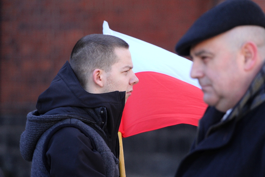 Walentynki po legnicku. KOD, narodowcy i pchli targ