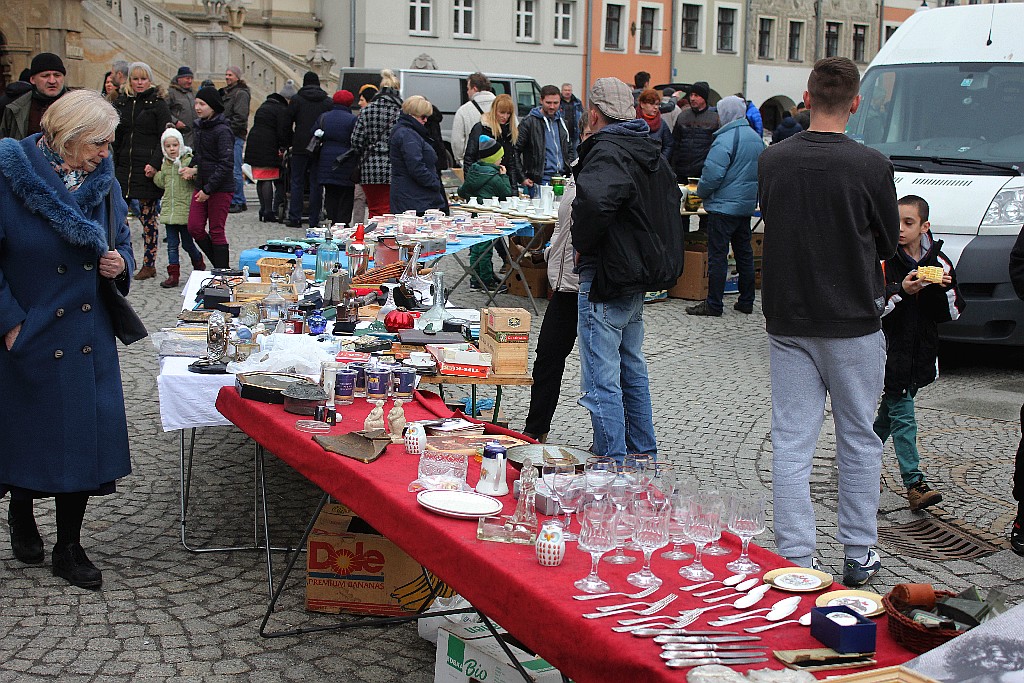 Jarmark Staroci w Rynku wciąż cieszy się uznaniem legniczan