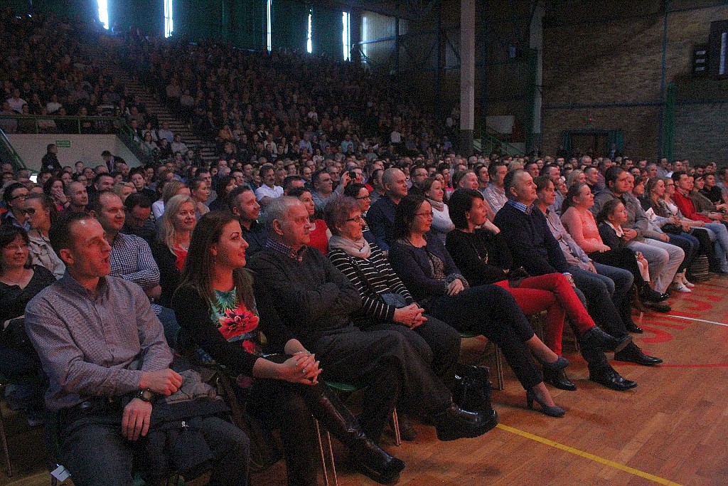 Paranienormalni rozbawili legnicką publiczność do łez