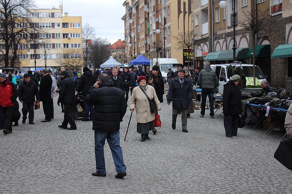 Jarmark Staroci w Rynku wciąż cieszy się uznaniem legniczan