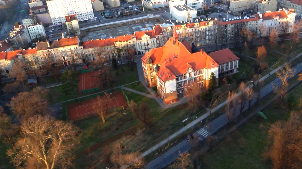 Zobacz niesamowite zdjęcia Legnicy z lotu paralotnią