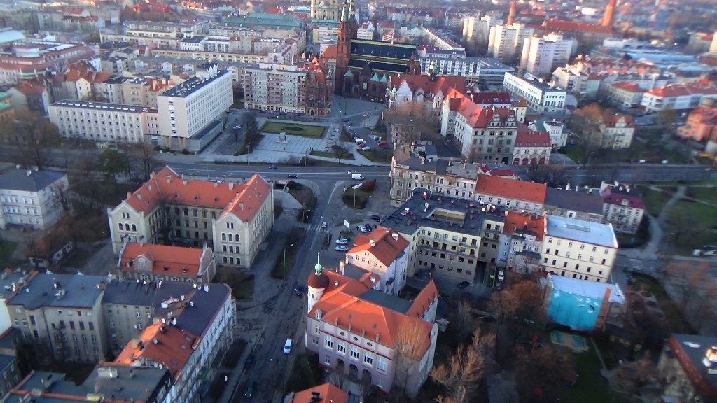 Zobacz niesamowite zdjęcia Legnicy z lotu paralotnią