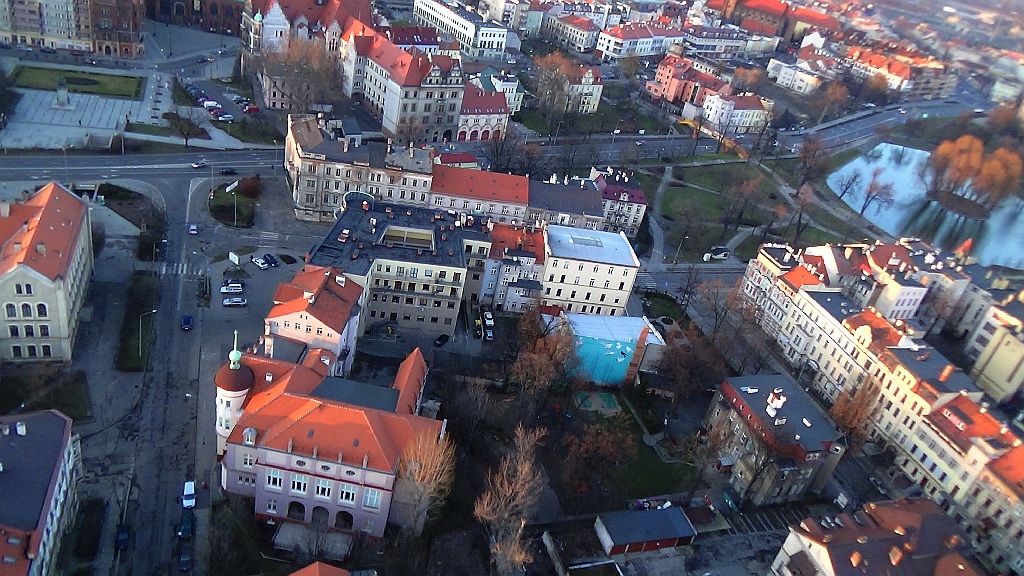Zobacz niesamowite zdjęcia Legnicy z lotu paralotnią