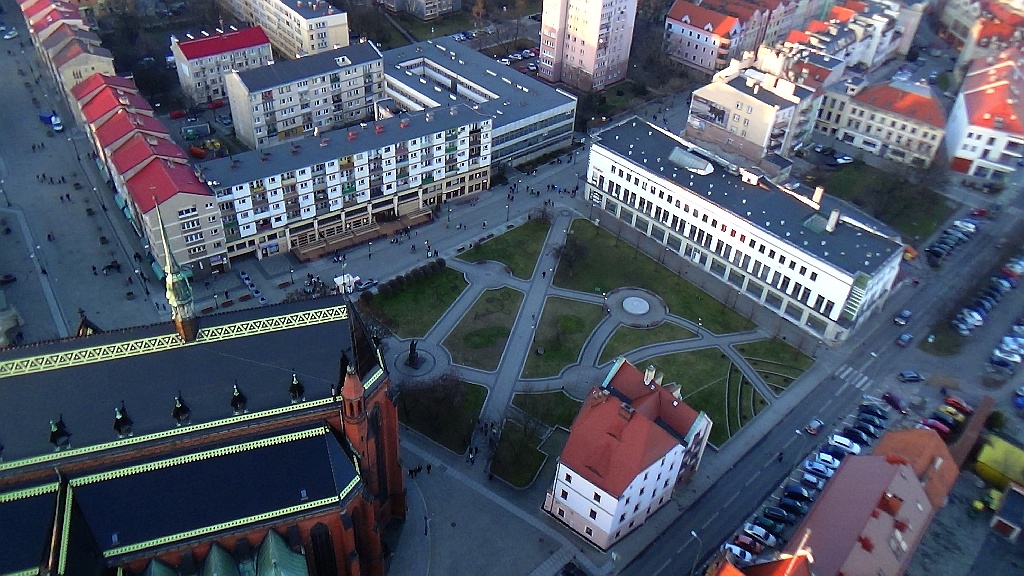 Zobacz niesamowite zdjęcia Legnicy z lotu paralotnią