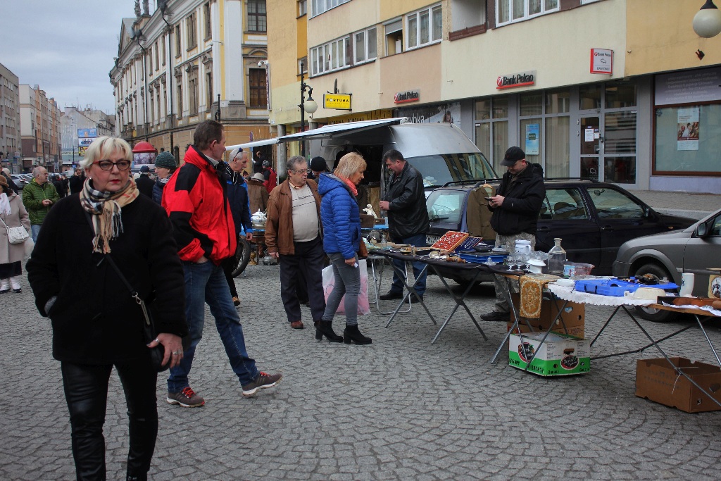 Jarmark Staroci w Rynku wciąż cieszy się uznaniem legniczan
