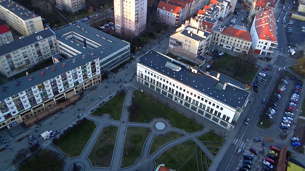 Zobacz niesamowite zdjęcia Legnicy z lotu paralotnią