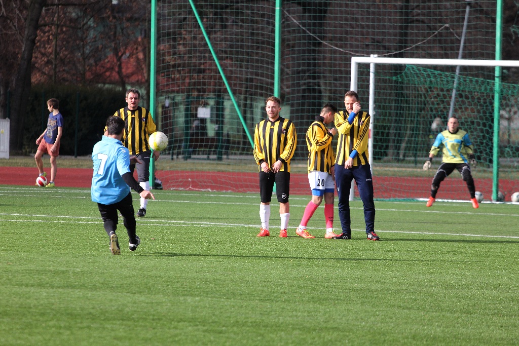 Sparing:  Iskra Kochlice  pokonała  Mewę Kunice 5:2