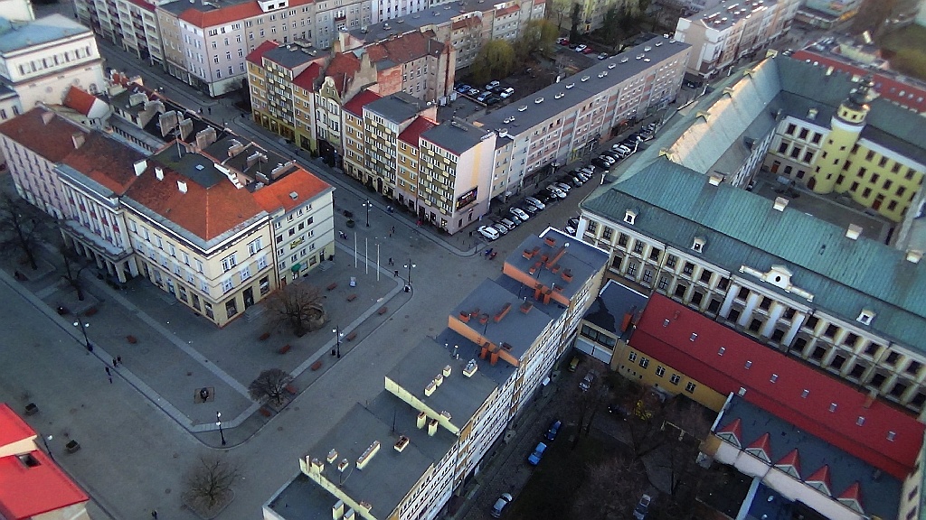 Zobacz niesamowite zdjęcia Legnicy z lotu paralotnią