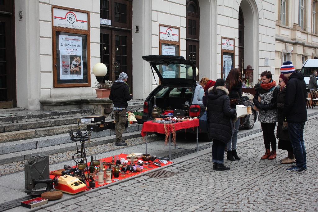Jarmark Staroci w Rynku wciąż cieszy się uznaniem legniczan
