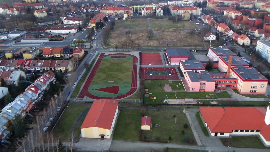 Zobacz niesamowite zdjęcia Legnicy z lotu paralotnią