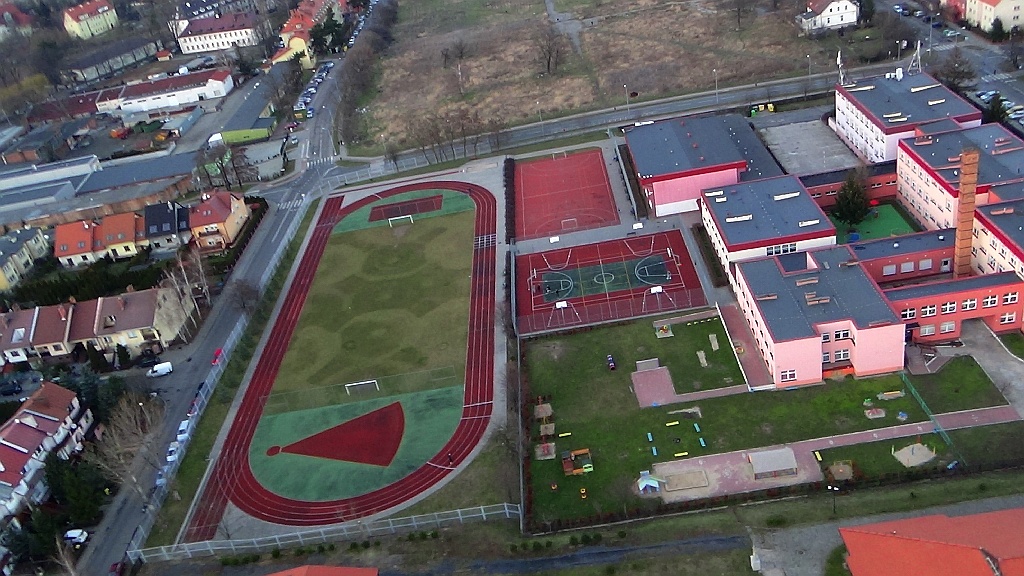 Zobacz niesamowite zdjęcia Legnicy z lotu paralotnią