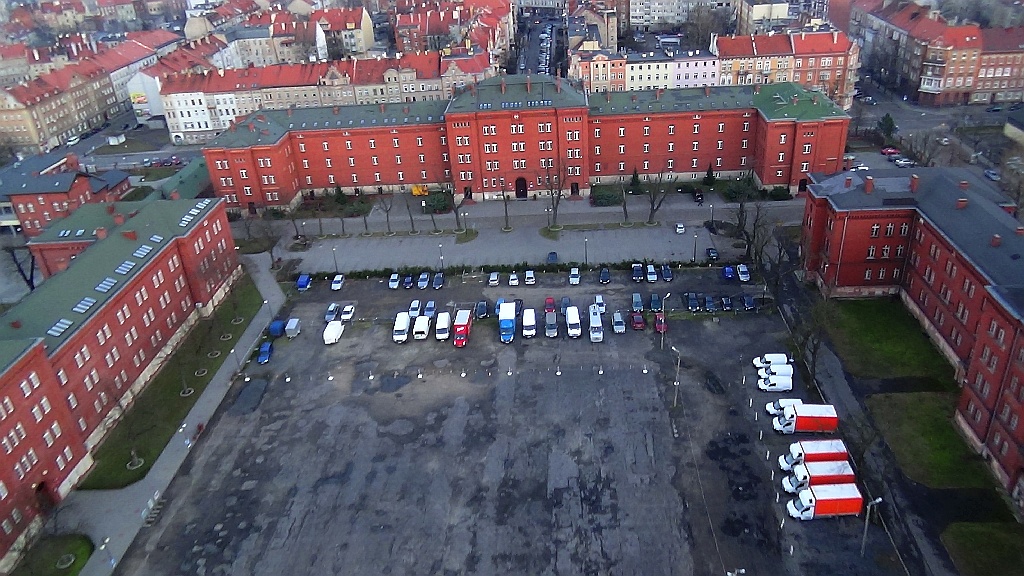 Zobacz niesamowite zdjęcia Legnicy z lotu paralotnią