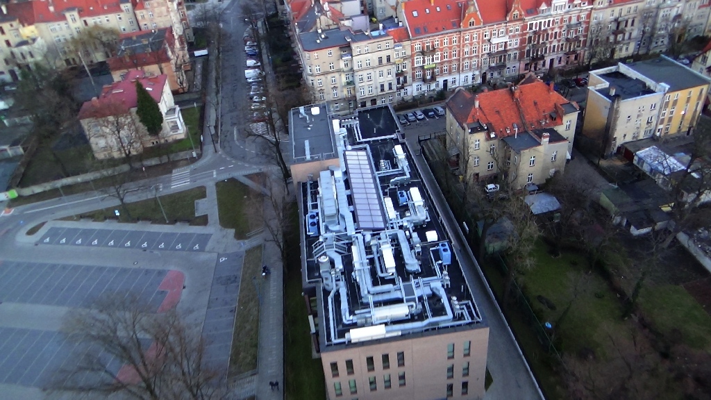 Zobacz niesamowite zdjęcia Legnicy z lotu paralotnią