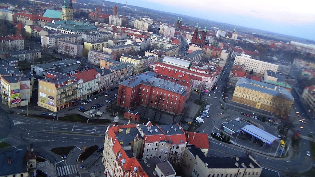 Zobacz niesamowite zdjęcia Legnicy z lotu paralotnią