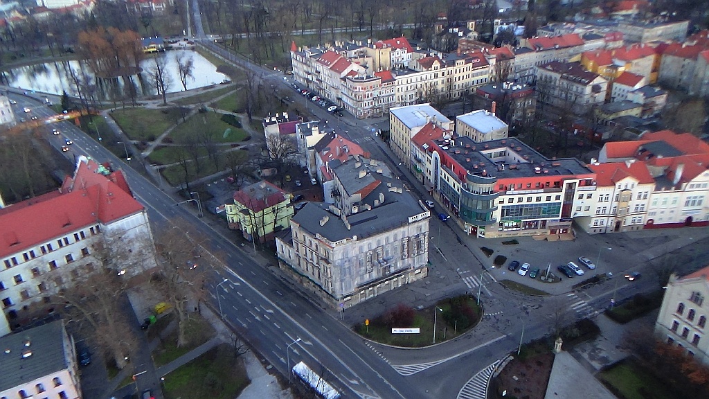 Zobacz niesamowite zdjęcia Legnicy z lotu paralotnią