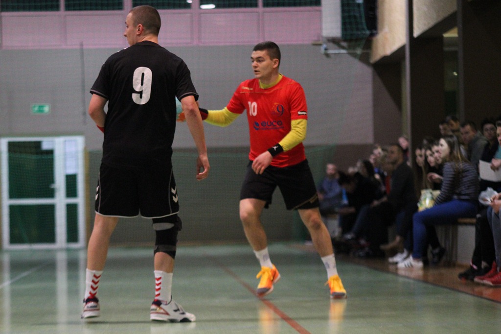 Efektowne zwycięstwo piłkarzy ręcznych Dziewiątki Legnica