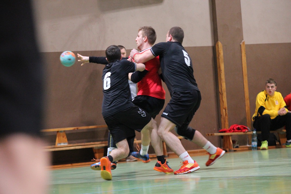 Efektowne zwycięstwo piłkarzy ręcznych Dziewiątki Legnica