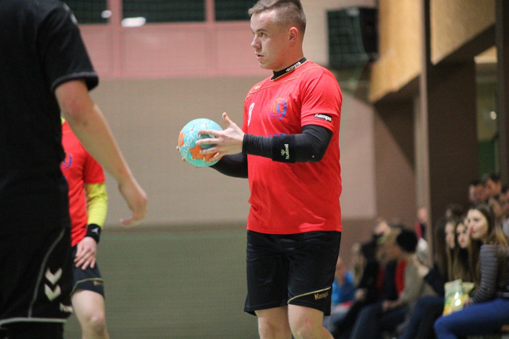 Efektowne zwycięstwo piłkarzy ręcznych Dziewiątki Legnica