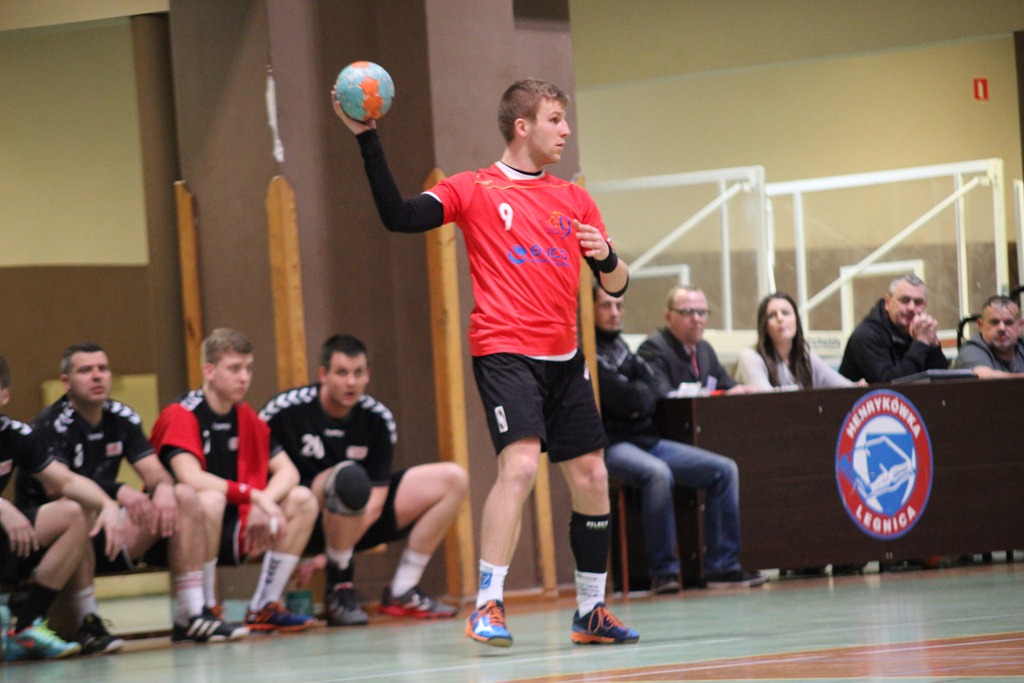 Efektowne zwycięstwo piłkarzy ręcznych Dziewiątki Legnica