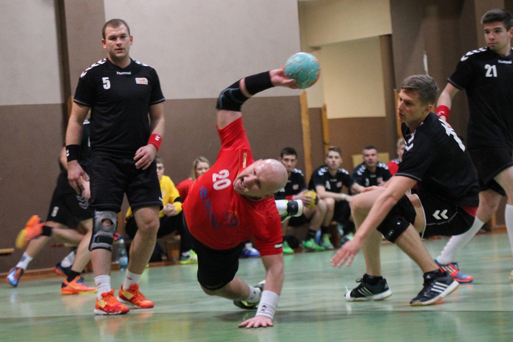 Efektowne zwycięstwo piłkarzy ręcznych Dziewiątki Legnica