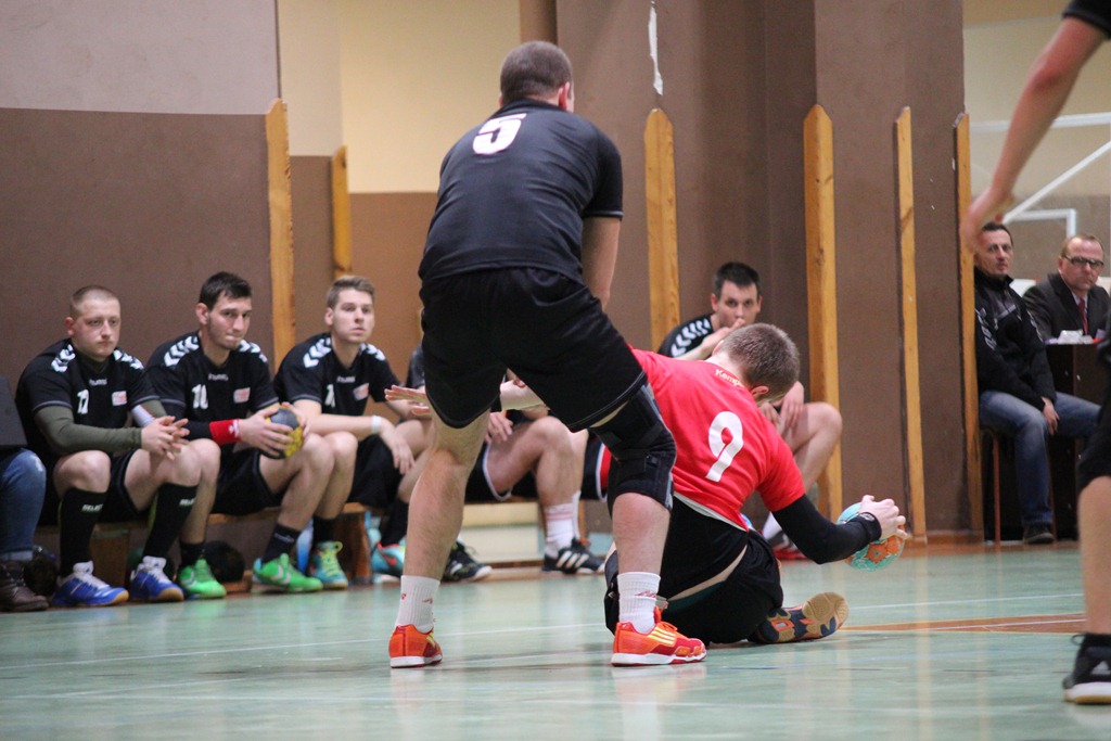 Efektowne zwycięstwo piłkarzy ręcznych Dziewiątki Legnica