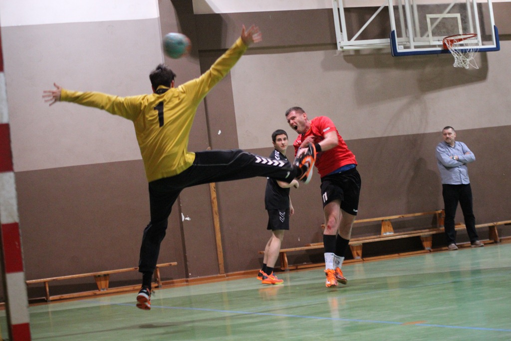 Efektowne zwycięstwo piłkarzy ręcznych Dziewiątki Legnica