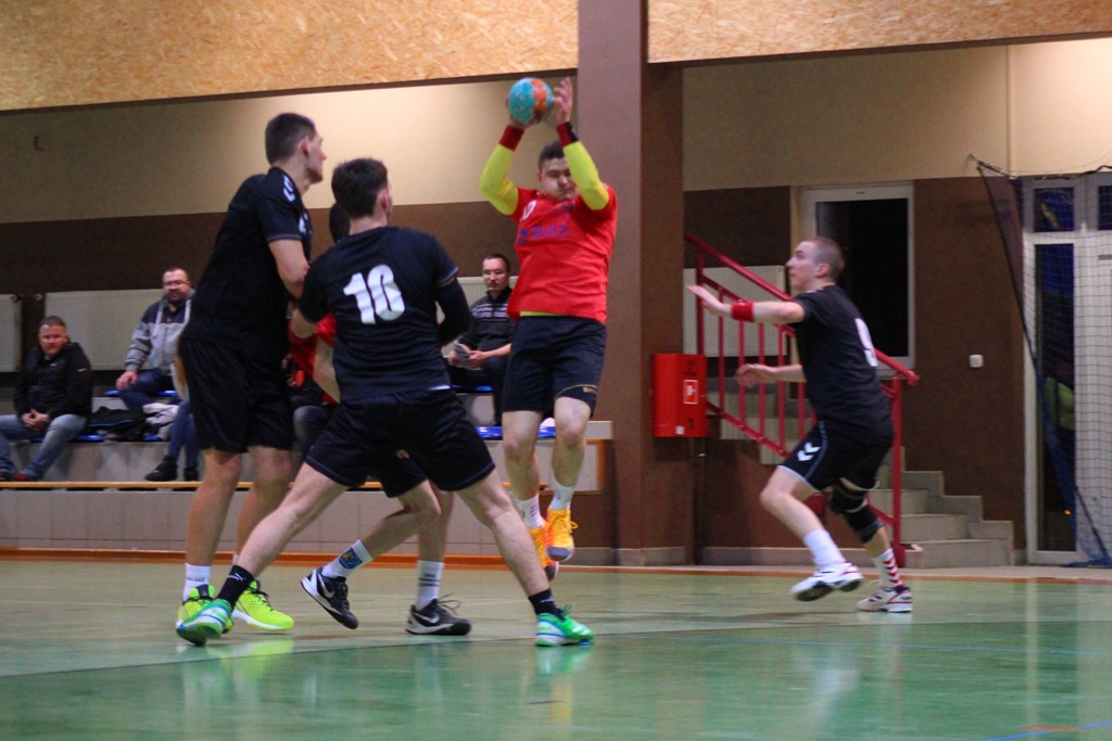 Efektowne zwycięstwo piłkarzy ręcznych Dziewiątki Legnica