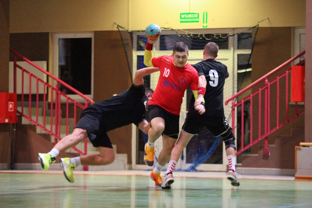 Efektowne zwycięstwo piłkarzy ręcznych Dziewiątki Legnica