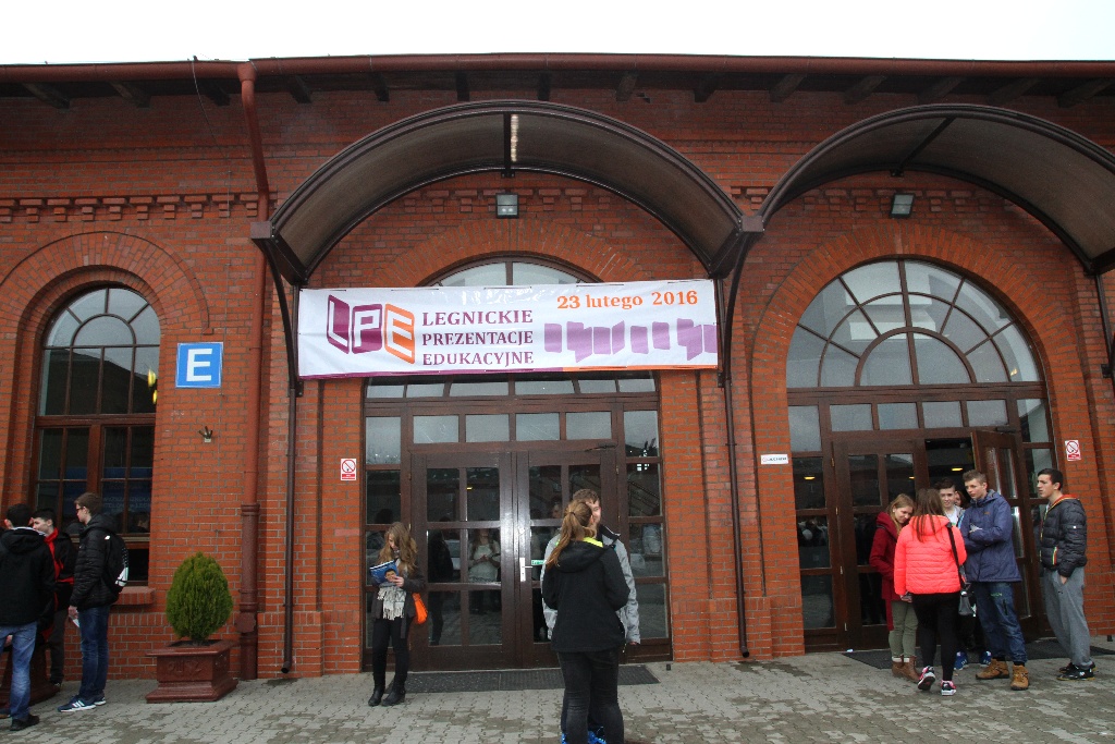 W Państwowej Wyższej Szkole Zawodowej trwają targi edukacyjne