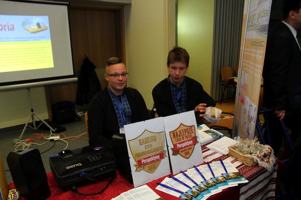 W Państwowej Wyższej Szkole Zawodowej trwają targi edukacyjne