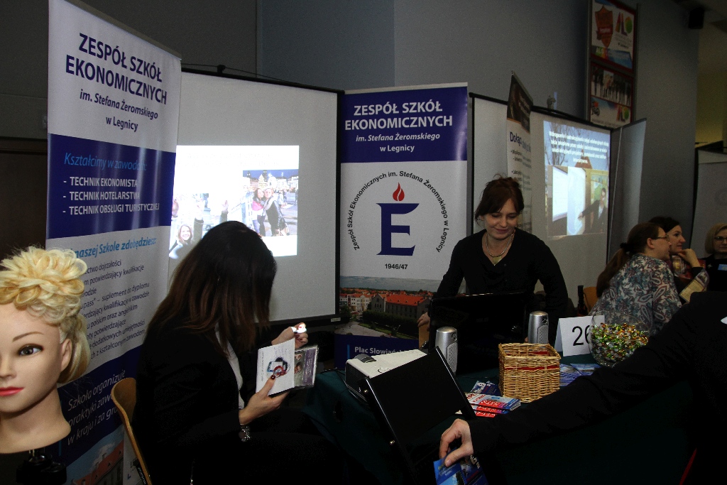 W Państwowej Wyższej Szkole Zawodowej trwają targi edukacyjne