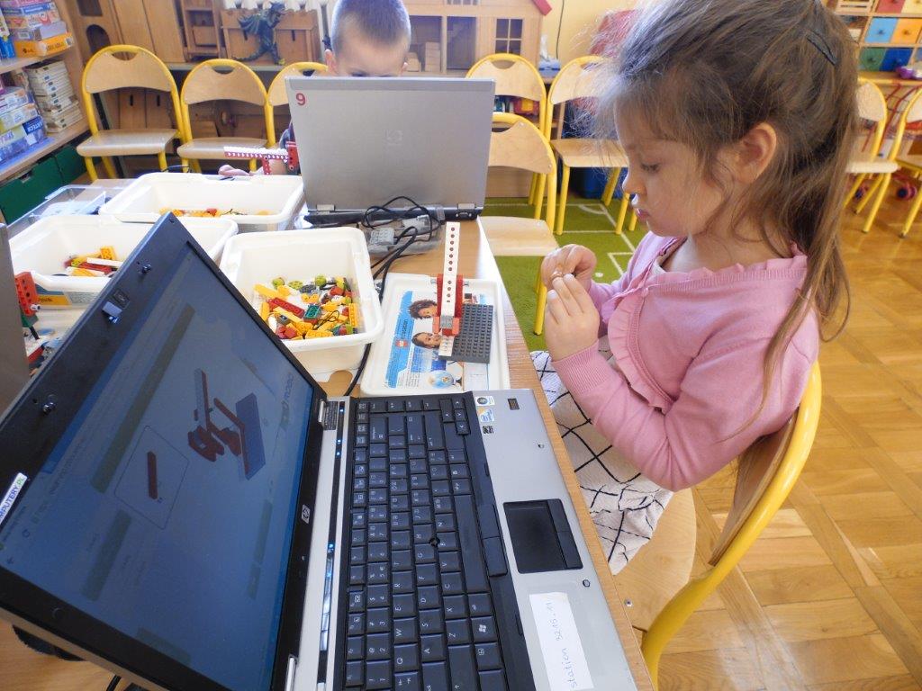 W Przedszkolu Niepublicznym Źródełko dzieci uczą się robotyki