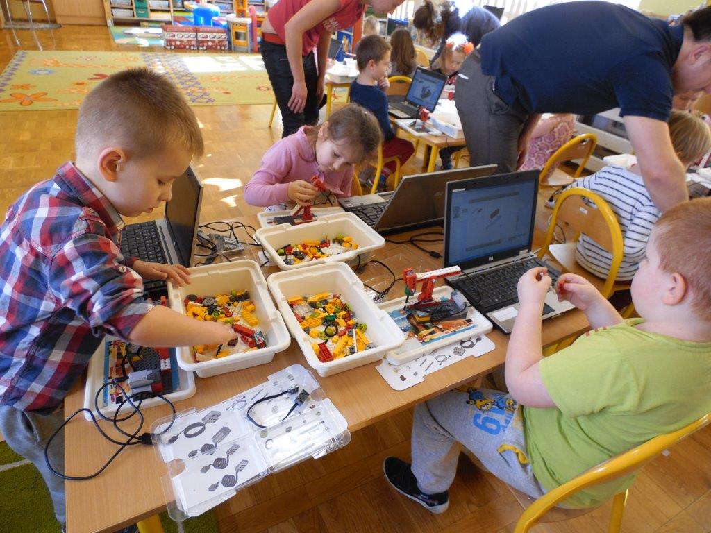 W Przedszkolu Niepublicznym Źródełko dzieci uczą się robotyki