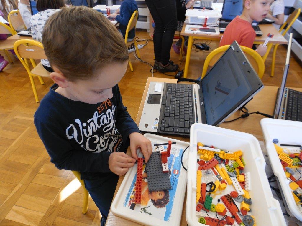 W Przedszkolu Niepublicznym Źródełko dzieci uczą się robotyki