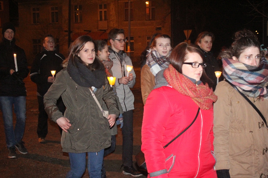 Nietypowa droga krzyżowa w legnickim Parku Miejskim