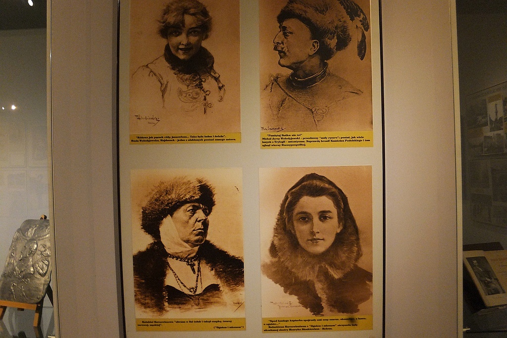 Wystawa o Henryku Sienkiewiczu i malarstwo wiejskie w muzeum