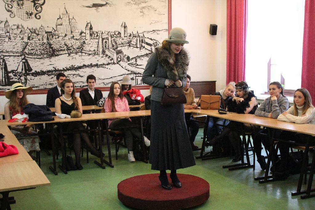 W V LO odbył się konkurs na strój historyczny z lat 20 i 30