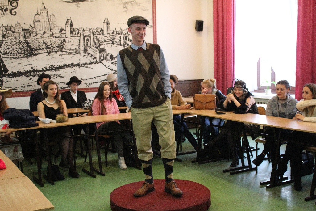 W V LO odbył się konkurs na strój historyczny z lat 20 i 30