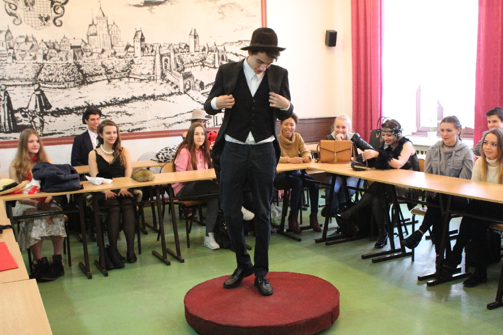 W V LO odbył się konkurs na strój historyczny z lat 20 i 30