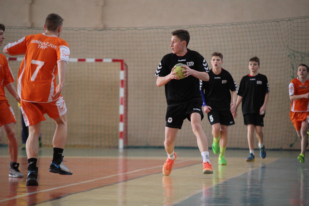 Gimnazjum nr 2 triumfuje w mistrzostwach Legnicy w ręczną