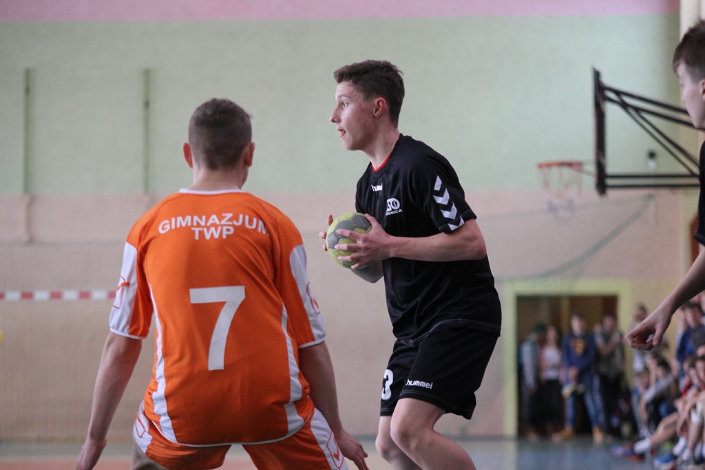 Gimnazjum nr 2 triumfuje w mistrzostwach Legnicy w ręczną