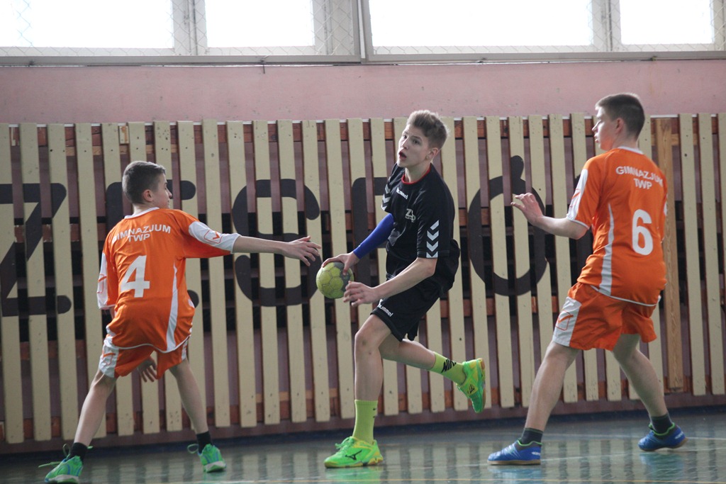 Gimnazjum nr 2 triumfuje w mistrzostwach Legnicy w ręczną