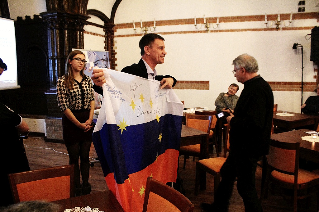 Igor Szarapow spotkał się w legnickiej bibliotece z legniczanami
